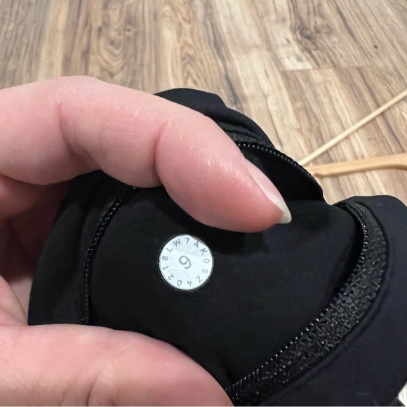 Lululemon Run Times Short II *4" - Picture 8 of 11